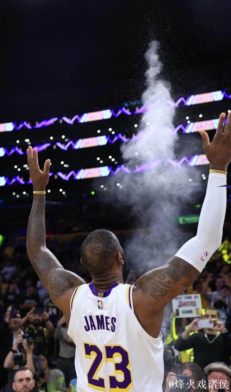 NBA新赛季前瞻：冠军归属悬念重重 詹杜库时代或将落幕